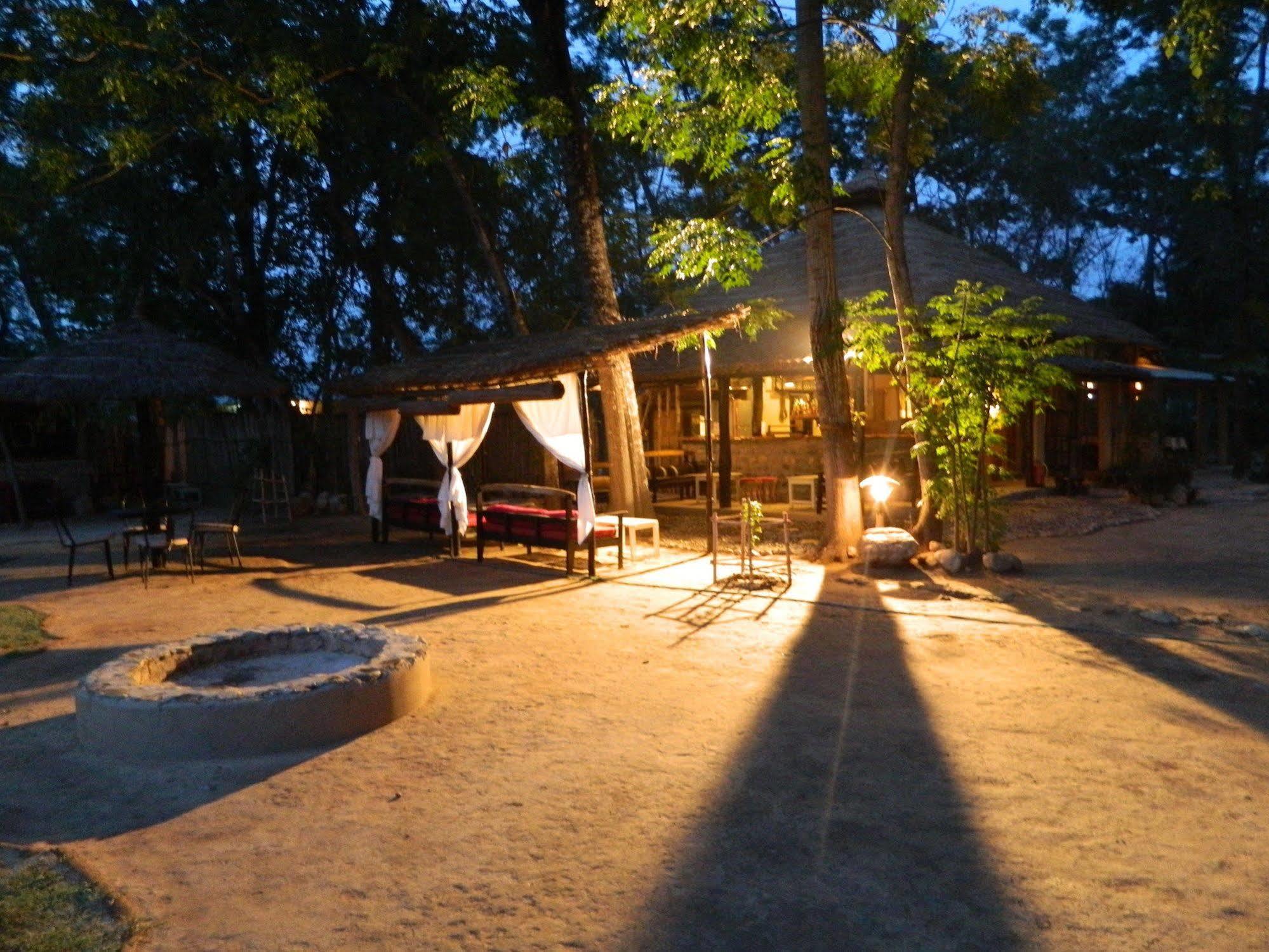 Machan Country Villa Kumarwarti Εξωτερικό φωτογραφία